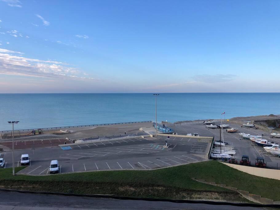 Pleine Face Mer Et Plage Ault Exterior foto