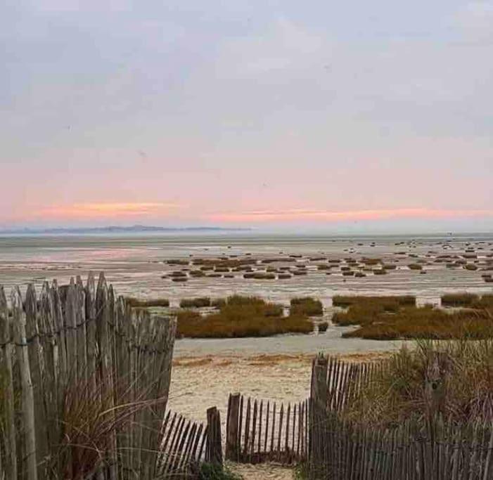 Pleine Face Mer Et Plage Ault Exterior foto